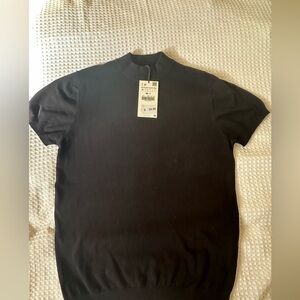 Zara Women’s Black Knit Crew Neck Sweater Size Medium- NWT